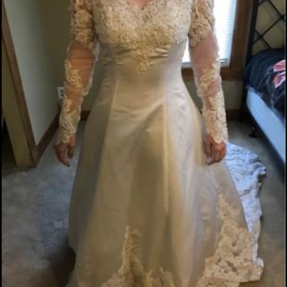 Jasmine wedding dress